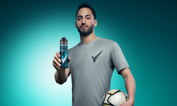 REXONA’NIN YENİ KAMPANYA YÜZÜ HAKAN ÇALHANOĞLU