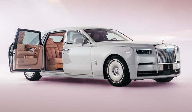 ANIN GÜZELLİĞİ: ROLLS-ROYCE PHANTOM “CHERRY BLOSSOM”