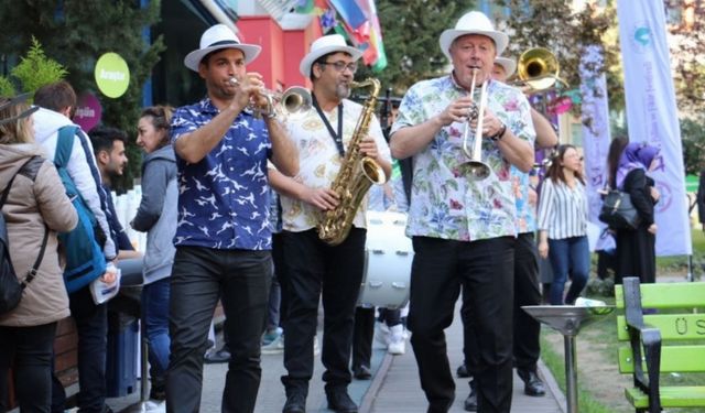 ÜSKÜDAR ÜNİVERSİTESİ 10. BİLİM VE FİKİR FESTİVALİ BAŞLIYOR!