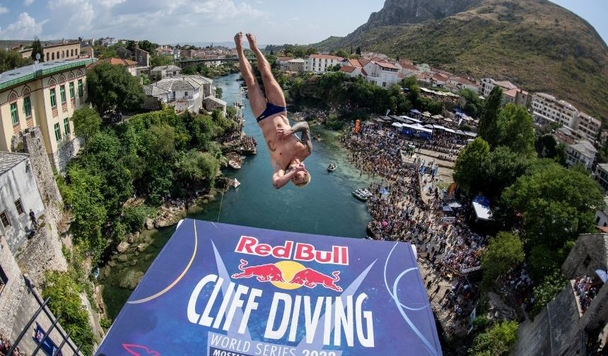 RED BULL CLİFF DİVİNG DÜNYA SERİSİ’NDE BİR TÜRK